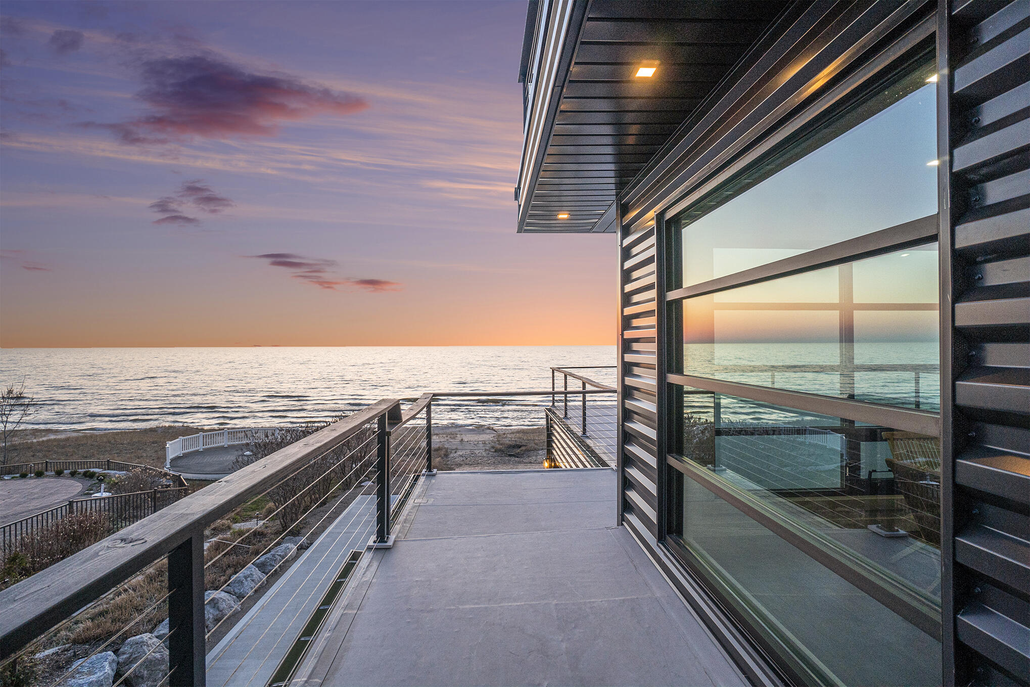 South Haven, Michigan 49090, United States, 5 Bedrooms Bedrooms, ,7 BathroomsBathrooms,Residential,Active,61642