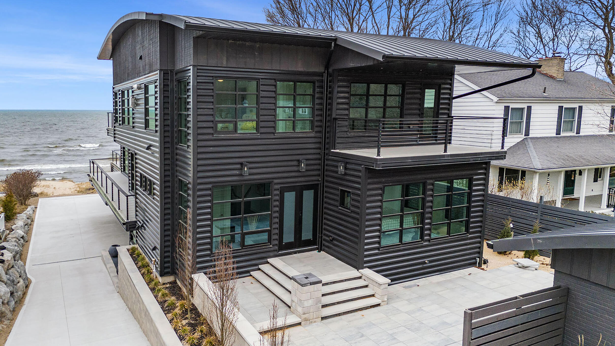 South Haven, Michigan 49090, United States, 5 Bedrooms Bedrooms, ,7 BathroomsBathrooms,Residential,Active,61642