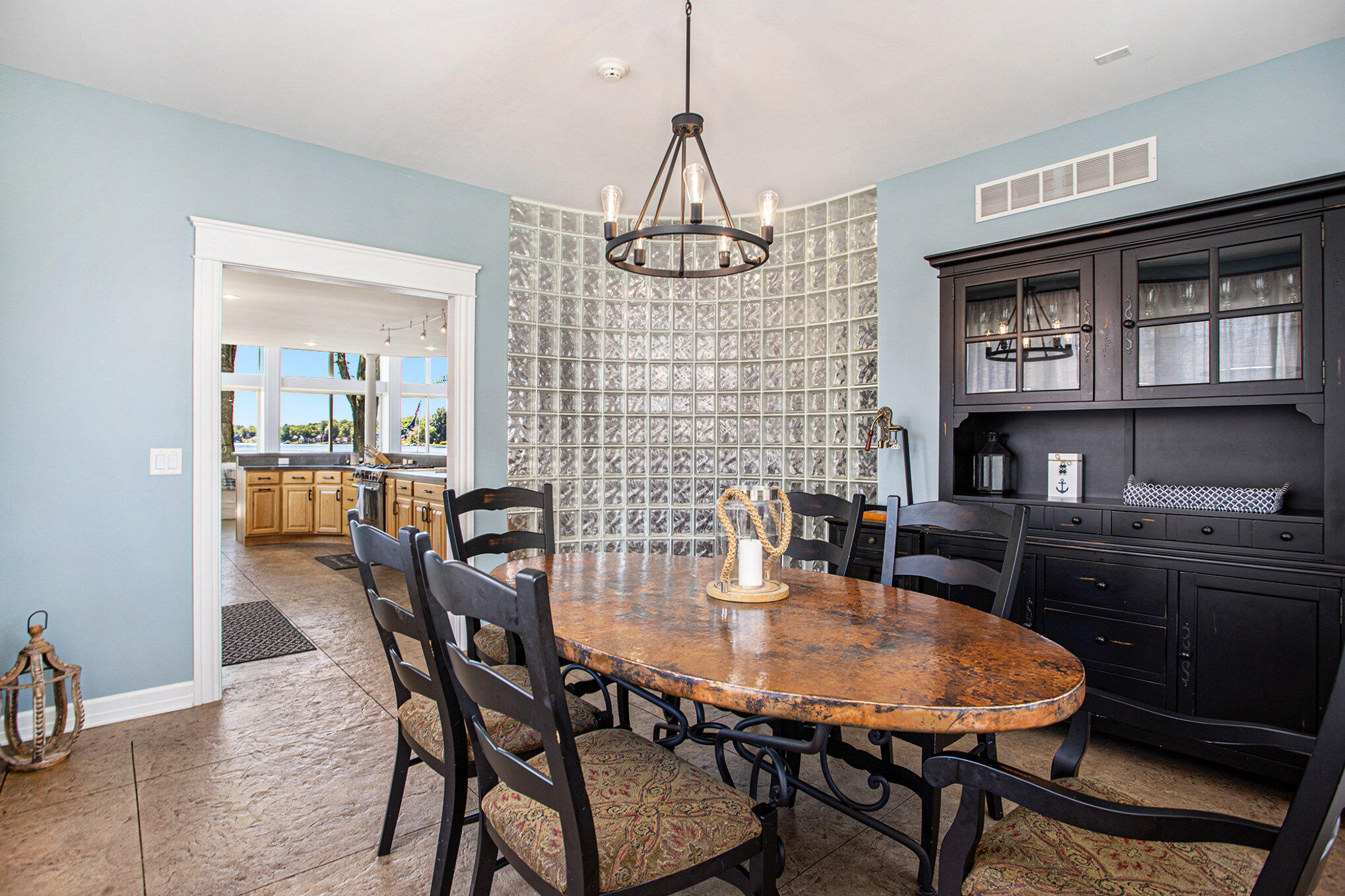 Battle Creek, Michigan 49017, United States, 5 Bedrooms Bedrooms, ,4 BathroomsBathrooms,Residential,Pending,100269