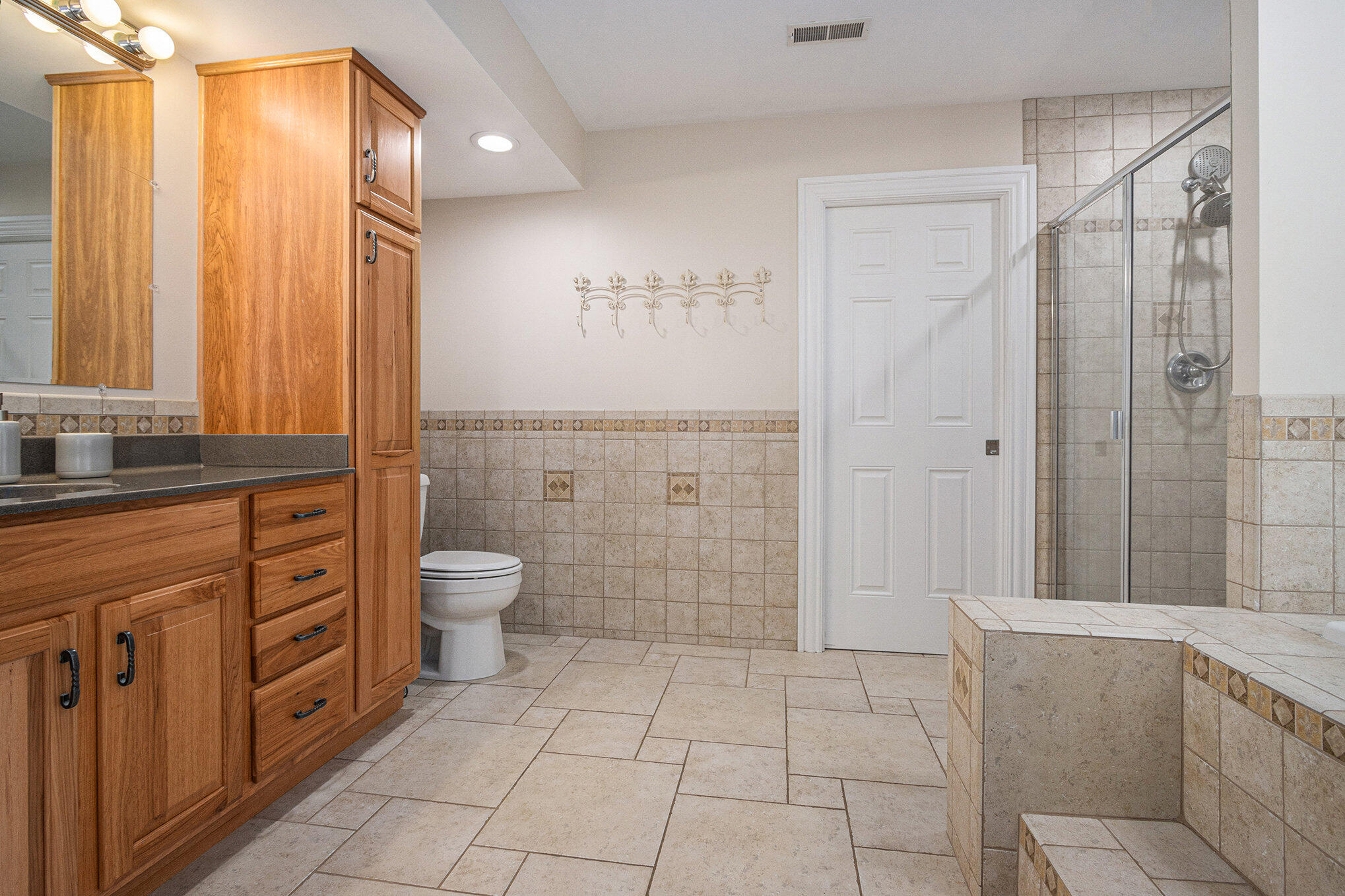 Battle Creek, Michigan 49017, United States, 5 Bedrooms Bedrooms, ,4 BathroomsBathrooms,Residential,Pending,100269