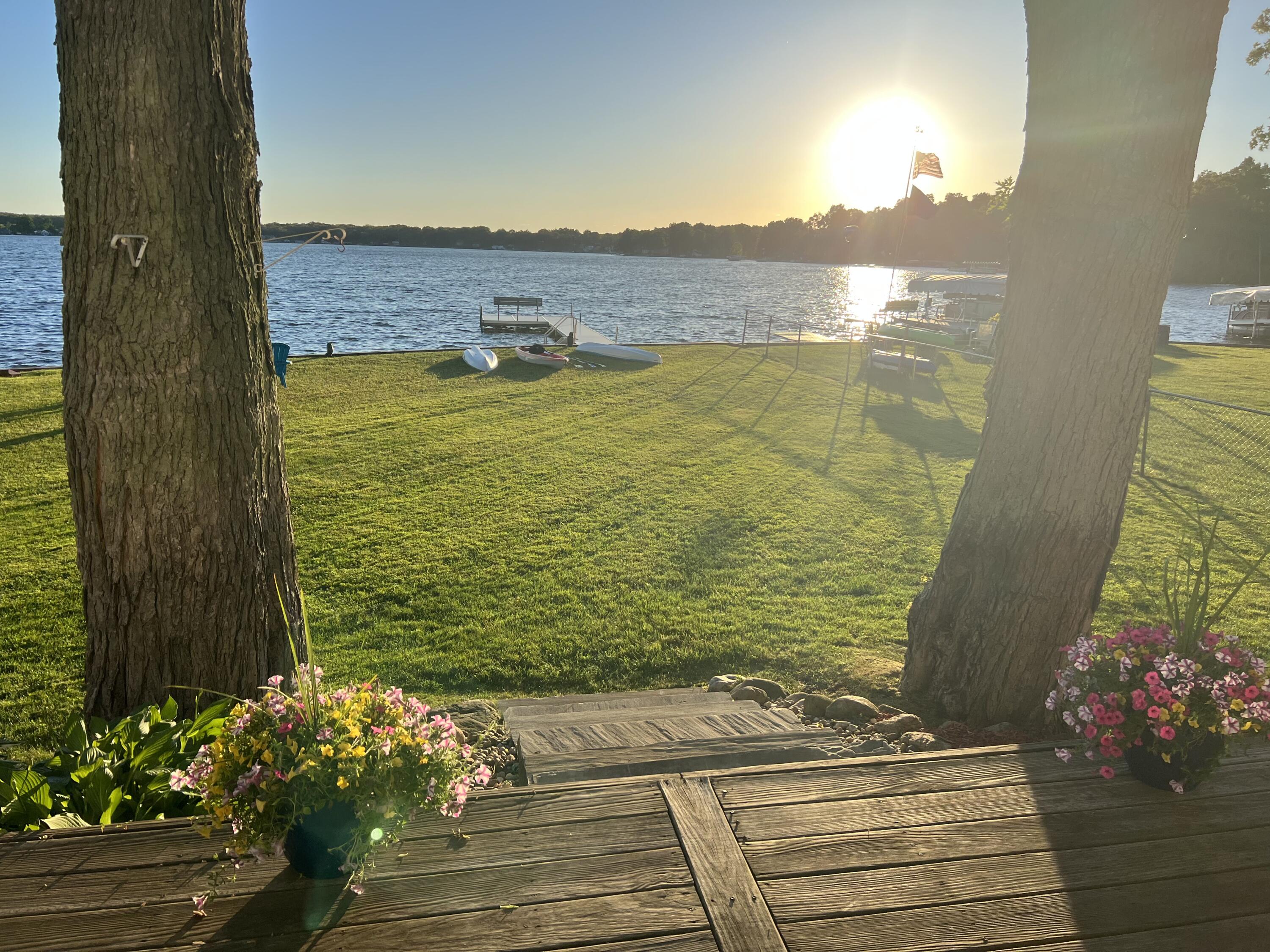 Battle Creek, Michigan 49017, United States, 5 Bedrooms Bedrooms, ,4 BathroomsBathrooms,Residential,Pending,100269