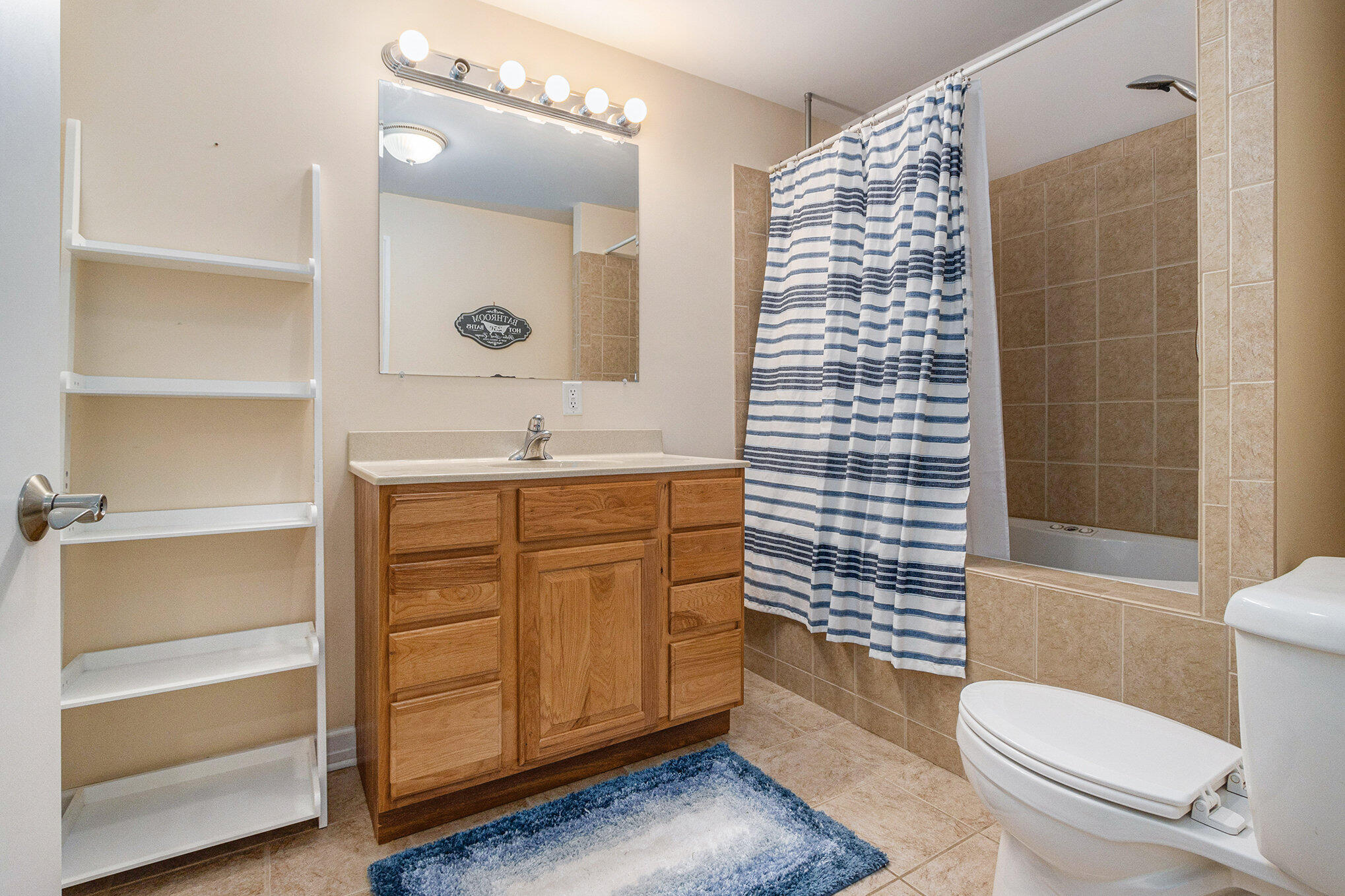 Battle Creek, Michigan 49017, United States, 5 Bedrooms Bedrooms, ,4 BathroomsBathrooms,Residential,Pending,100269