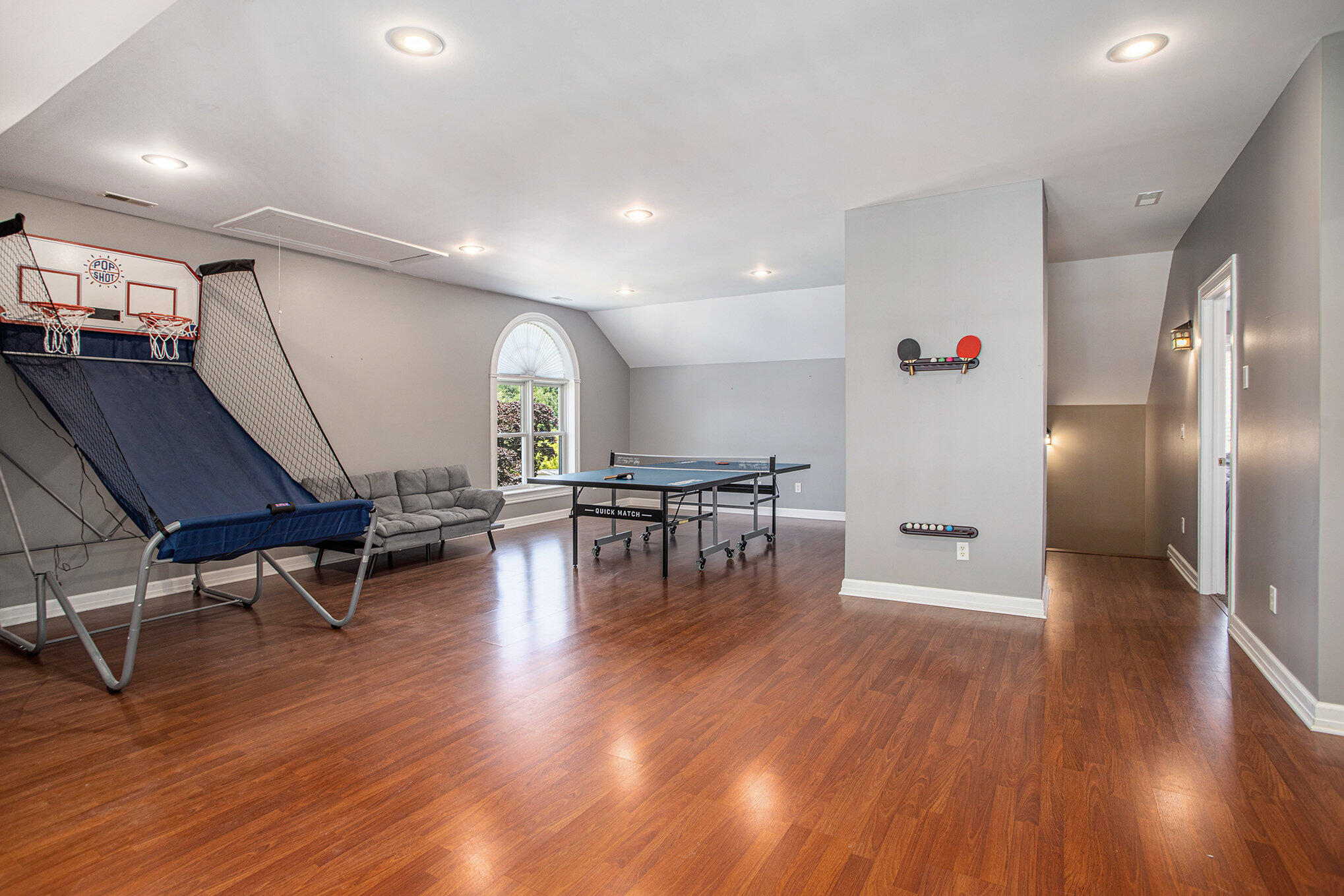 Battle Creek, Michigan 49017, United States, 5 Bedrooms Bedrooms, ,4 BathroomsBathrooms,Residential,Pending,100269