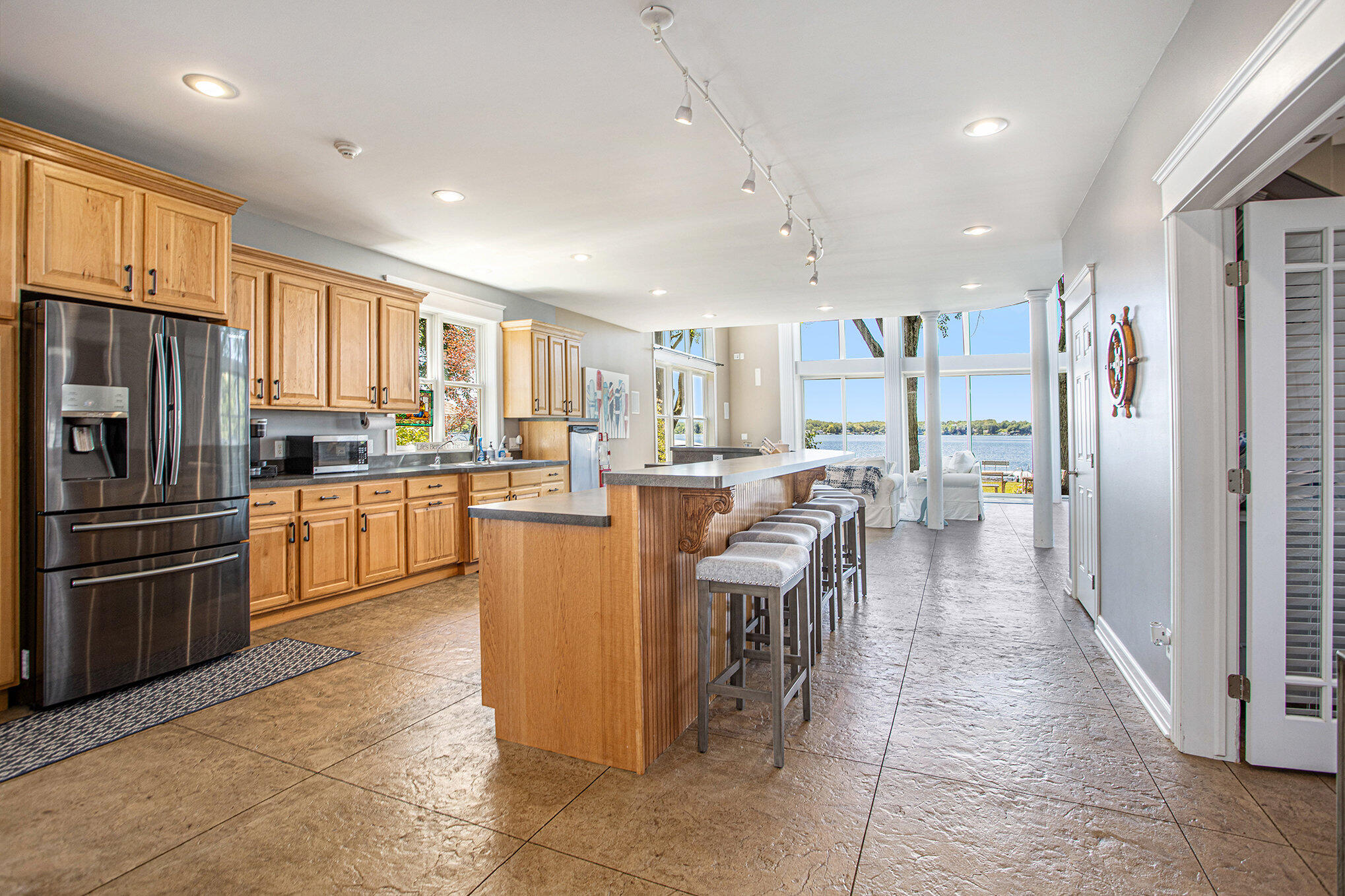 Battle Creek, Michigan 49017, United States, 5 Bedrooms Bedrooms, ,4 BathroomsBathrooms,Residential,Pending,100269