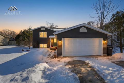 Photo of 130 S 7th Street NE, Cedar Springs, MI 49319 (MLS # 26005482)