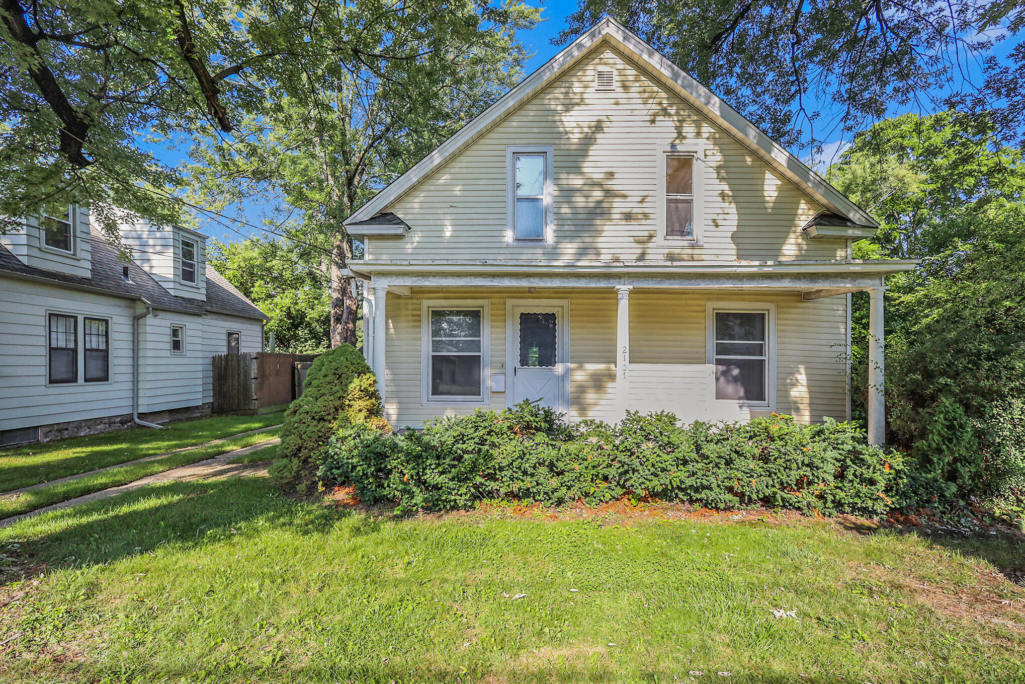 2101 Lafayette Avenue NE
