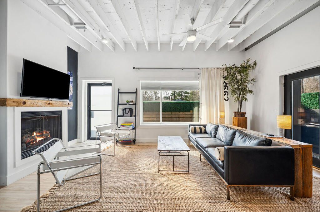 13662 Red Arrow Highway