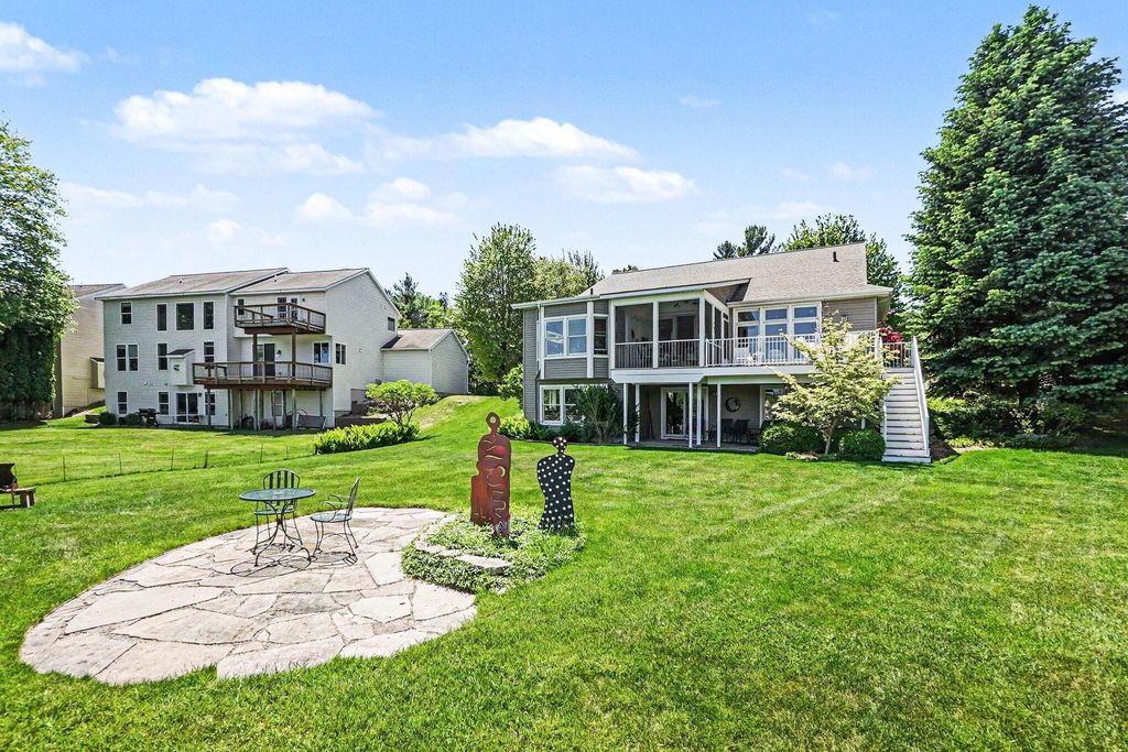 Photo of 6852 Westshire Drive, Muskegon, MI 49444 (MLS # 26028004)