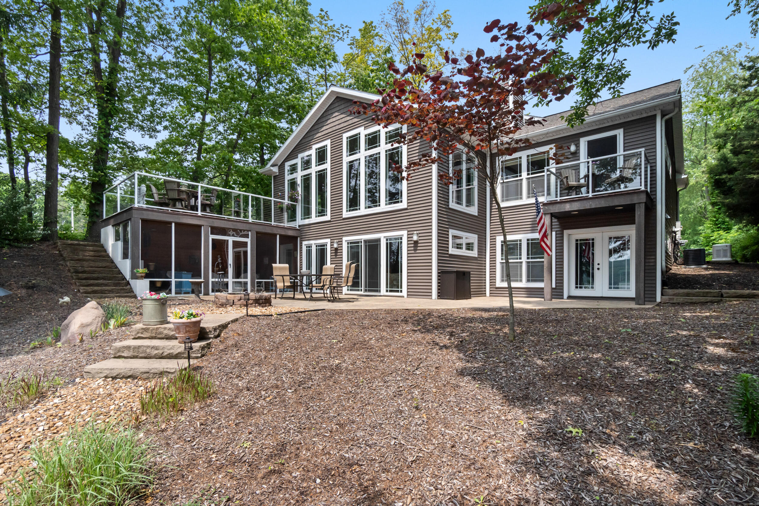 295 W Shore Drive