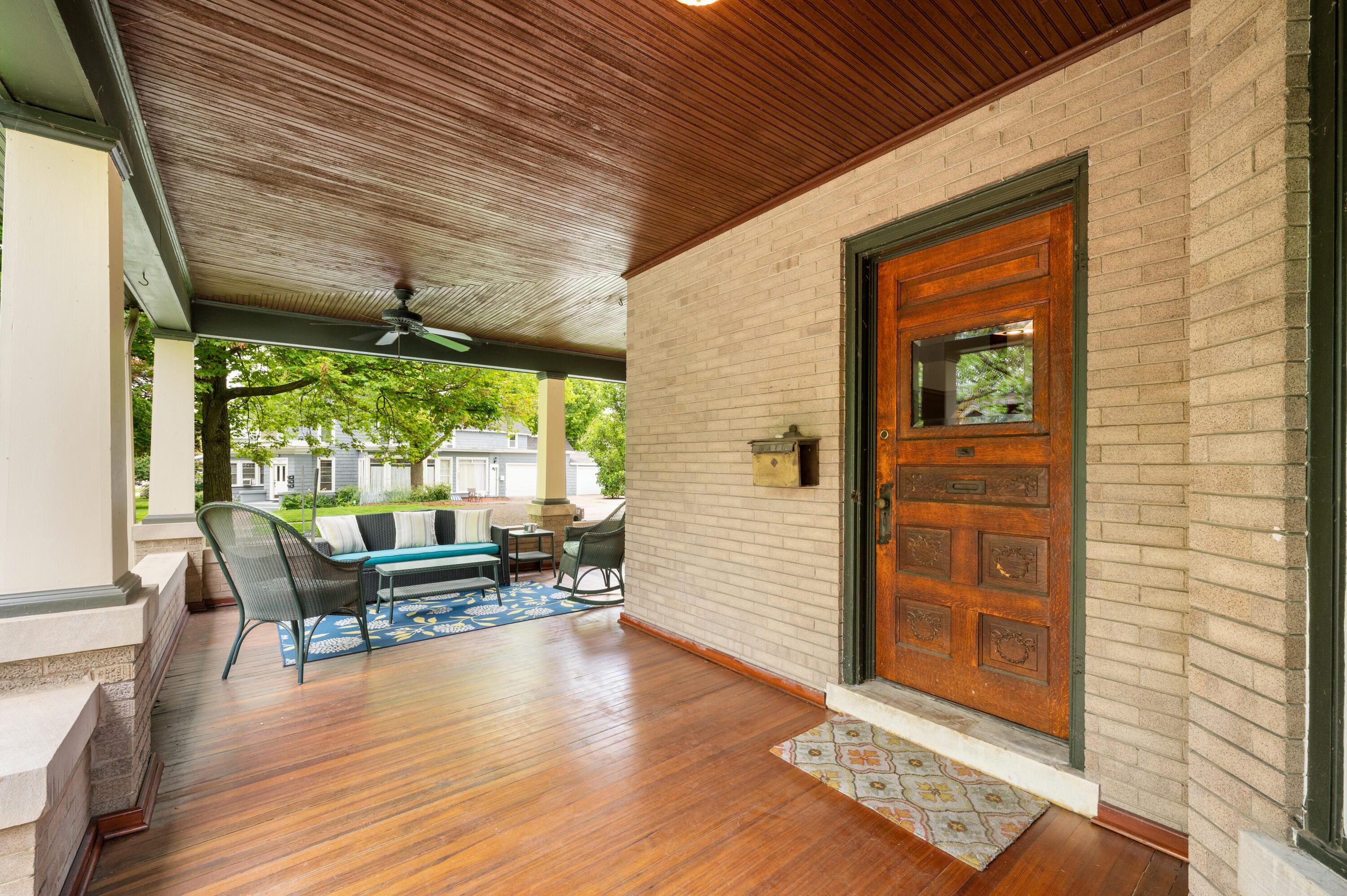 903 Lake Boulevard