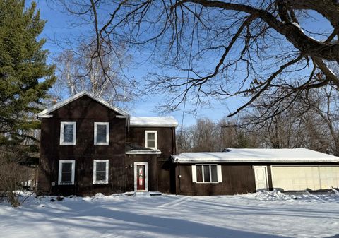 Photo of 236 W Main Street, Vermontville, MI 49096 (MLS # 25062039)