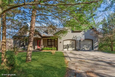 MLS: 25018381
