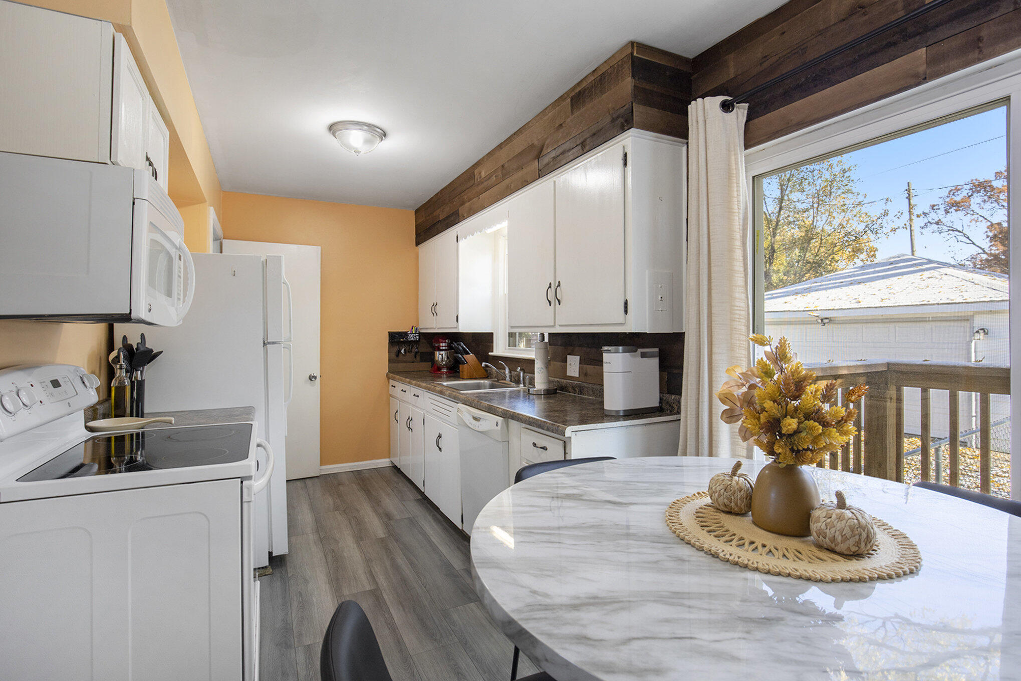 Wyoming, Michigan 49548, United States, 3 Bedrooms Bedrooms, ,2 BathroomsBathrooms,Residential,Active,242929