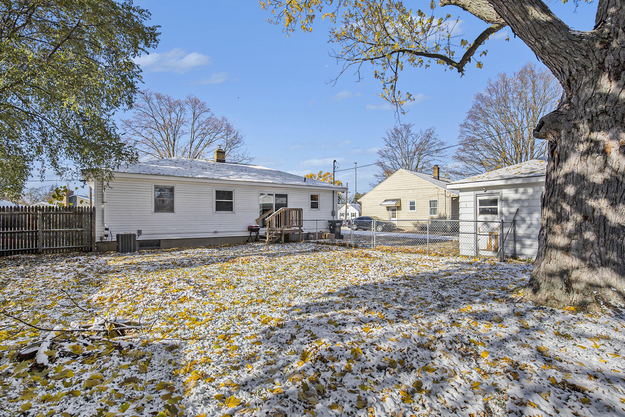 Wyoming, Michigan 49548, United States, 3 Bedrooms Bedrooms, ,2 BathroomsBathrooms,Residential,Active,242929