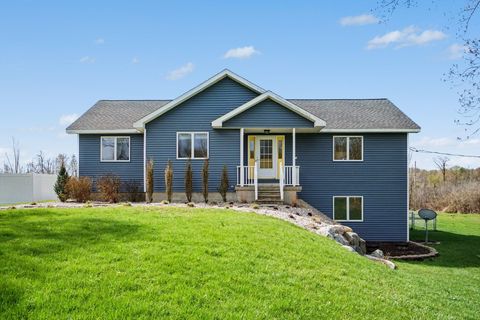Photo of 3214 7th Street, Wayland, MI 49348 (MLS # 26017679)