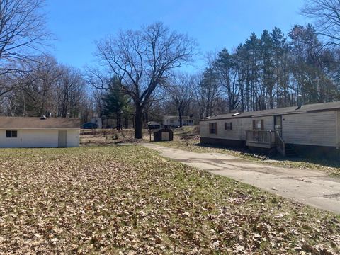 Photo of 11650 Thrush Drive, Lakeview, MI 48850 (MLS # 26014507)