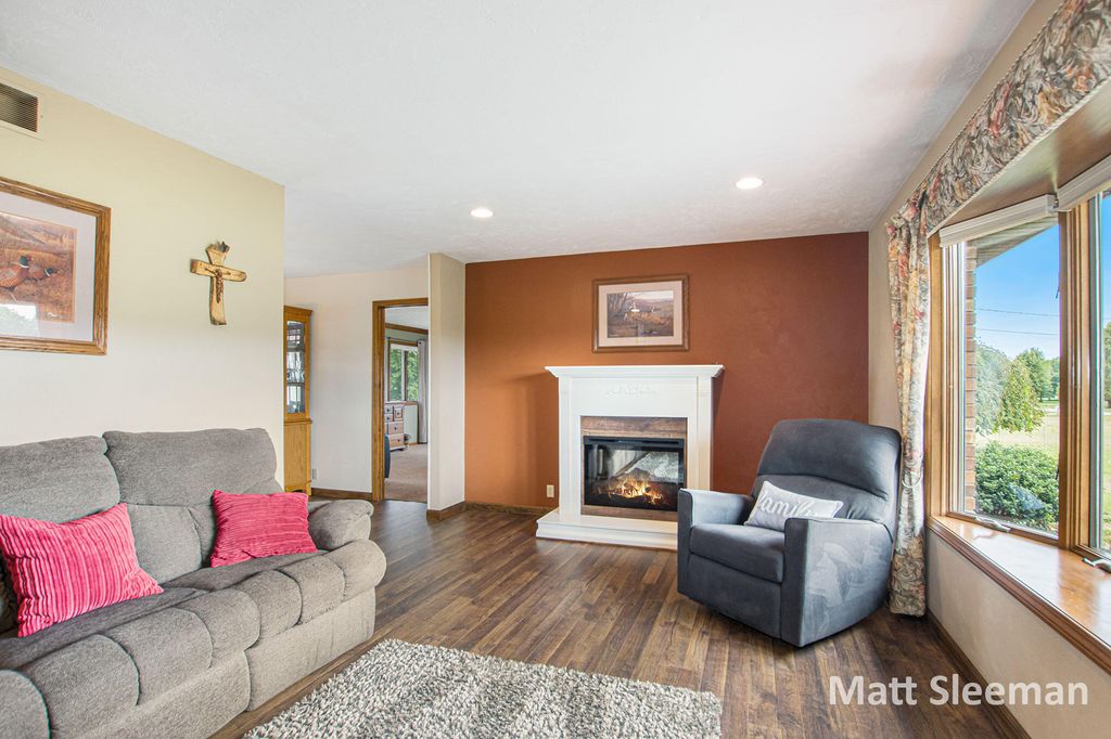 Photo of 177 96th Ave Ave, Holland, MI 49424 (MLS # 25044774)