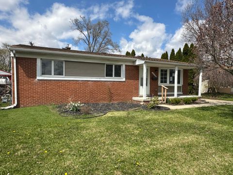 Photo of 31700 Lafler Dr, Rockwood, MI 48173 (MLS # 26017005)