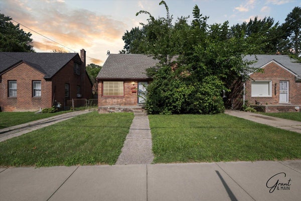 19401 GRANDVIEW ST, DETROIT, MI 48219 - Image 9131e8f8b645a65ad7600a49acdc1bb1/1096923213