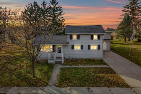 Photo of 220 Wesley Street, Reading, MI 49274 (MLS # 25057467)