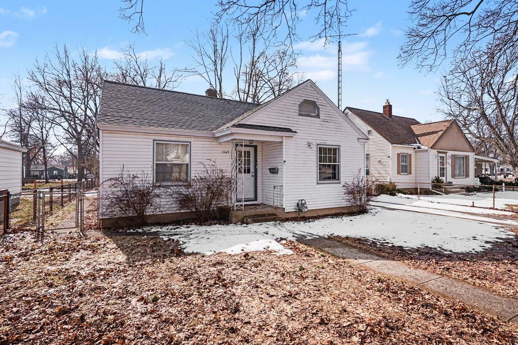 Photo of 1147 McLaughlin Avenue, Muskegon, MI 49442 (MLS # 26007658)