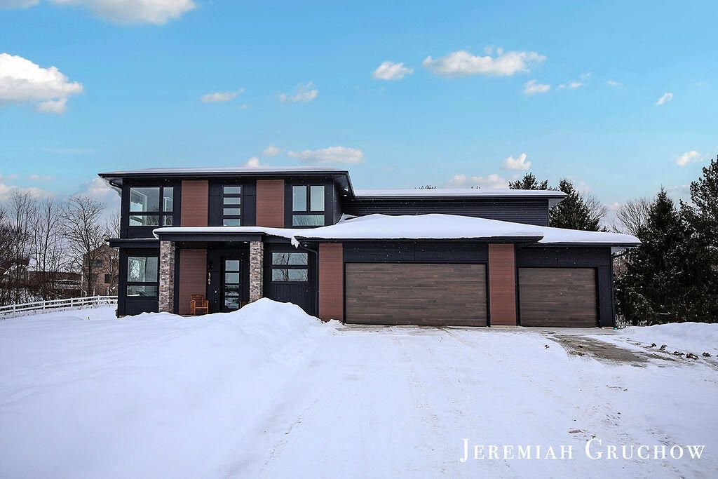 Photo of 4764 Braeburn Street SE, Grand Rapids, MI 49546 (MLS # 26005892)