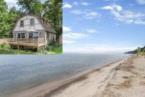 Photo of 4805 Rosabelle Beach Avenue, Holland, MI 49424 (MLS # 25045988)