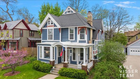 Photo of 334 Union Avenue SE, Grand Rapids, MI 49503 (MLS # 26019031)