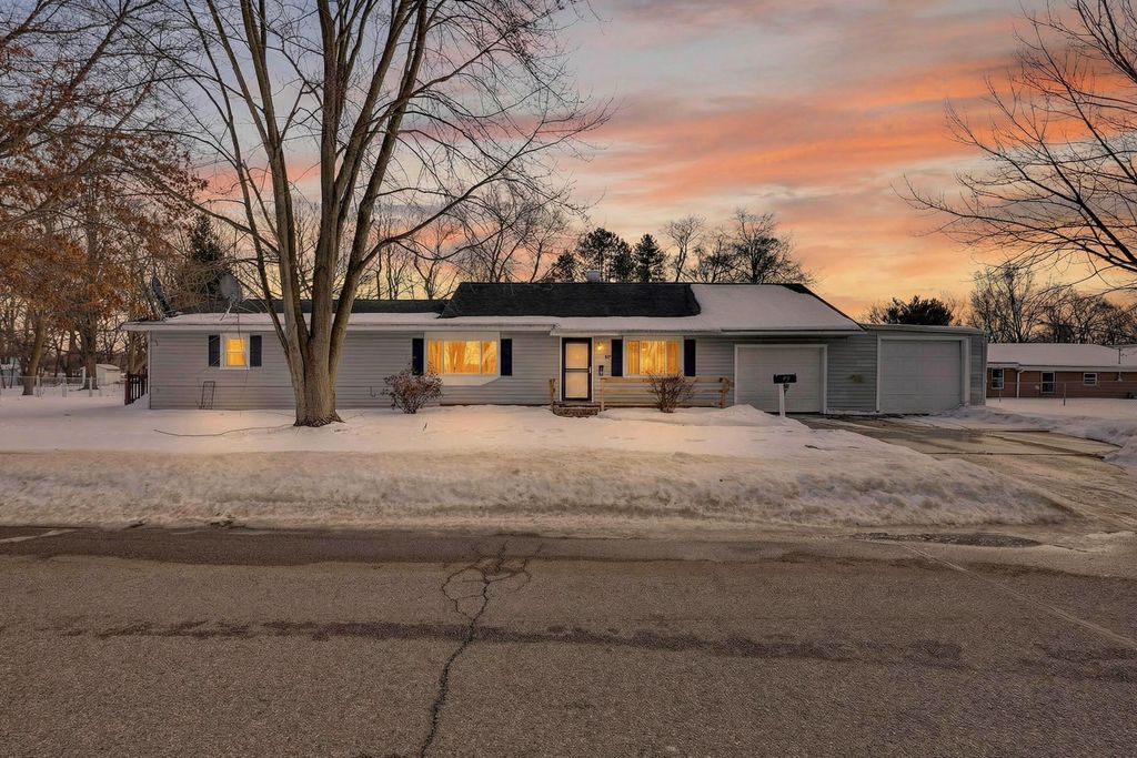Photo of 75 Taylor Avenue, Battle Creek, MI 49037 (MLS # 26005125)