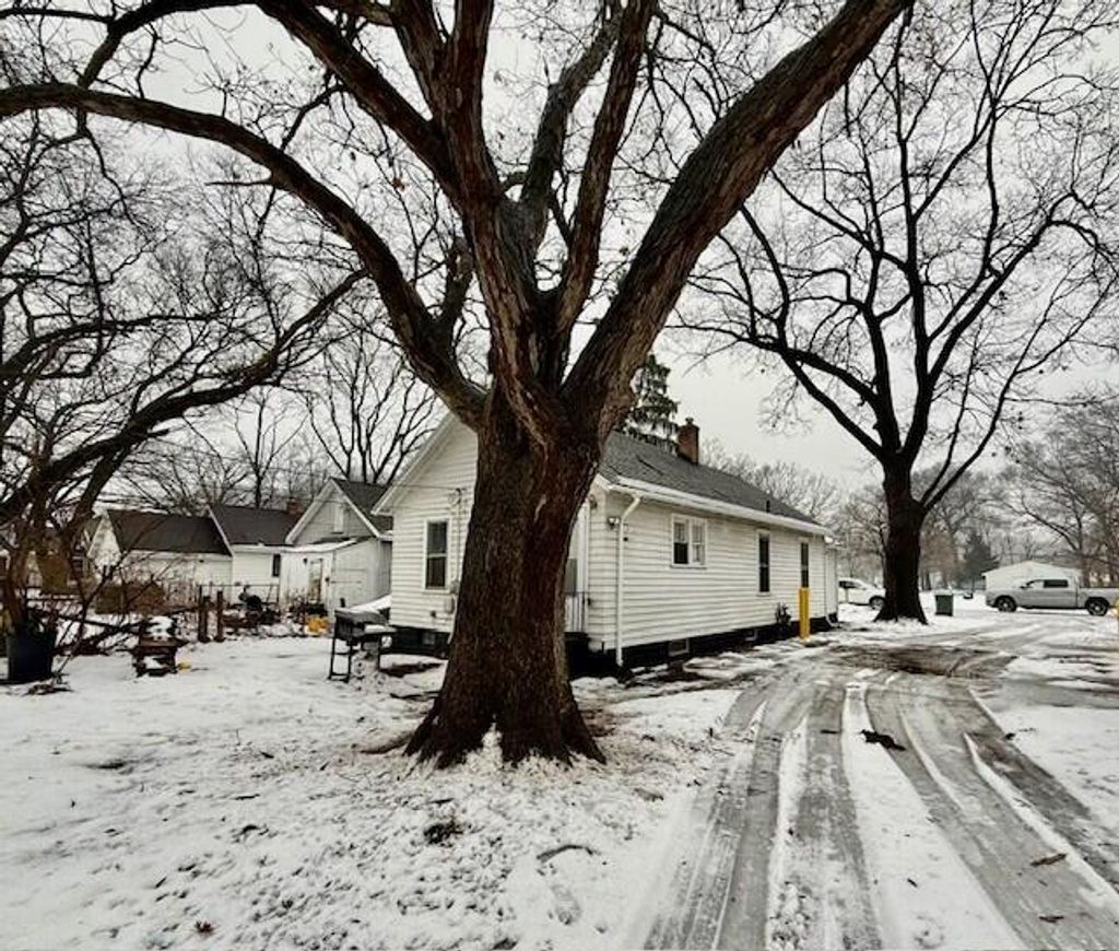 Photo of 1953 Valley Street, Muskegon, MI 49442 (MLS # 26000754)