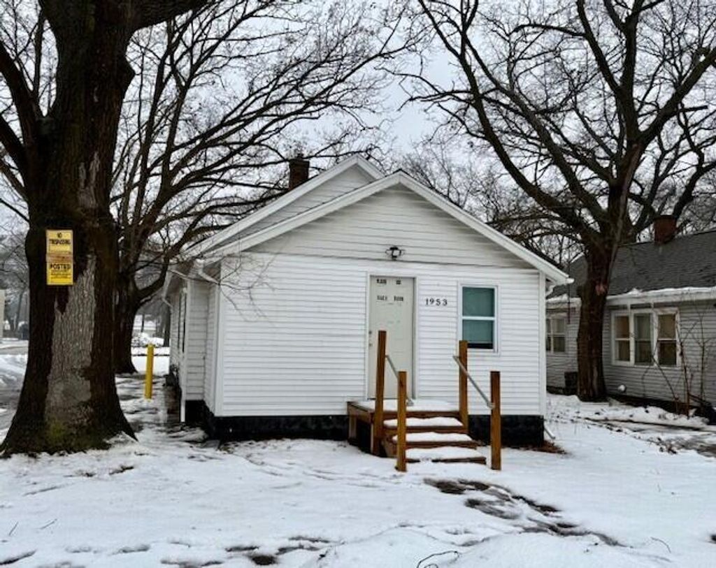 Photo of 1953 Valley Street, Muskegon, MI 49442 (MLS # 26000754)