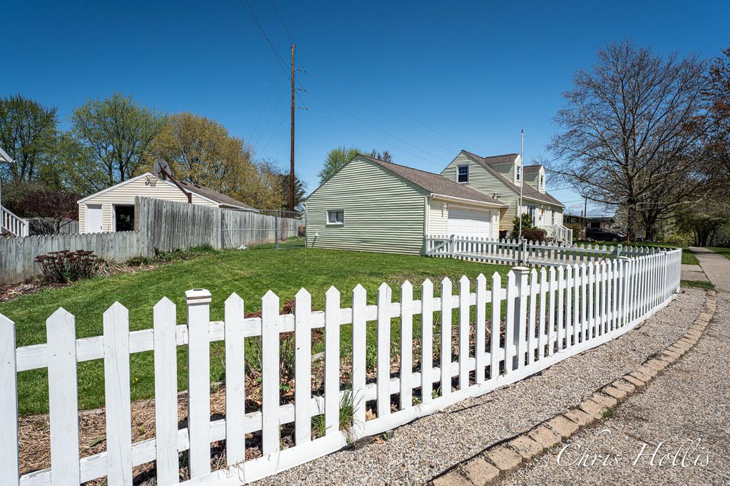Photo of 141 Highland Drive, Rockford, MI 49341 (MLS # 26018098)