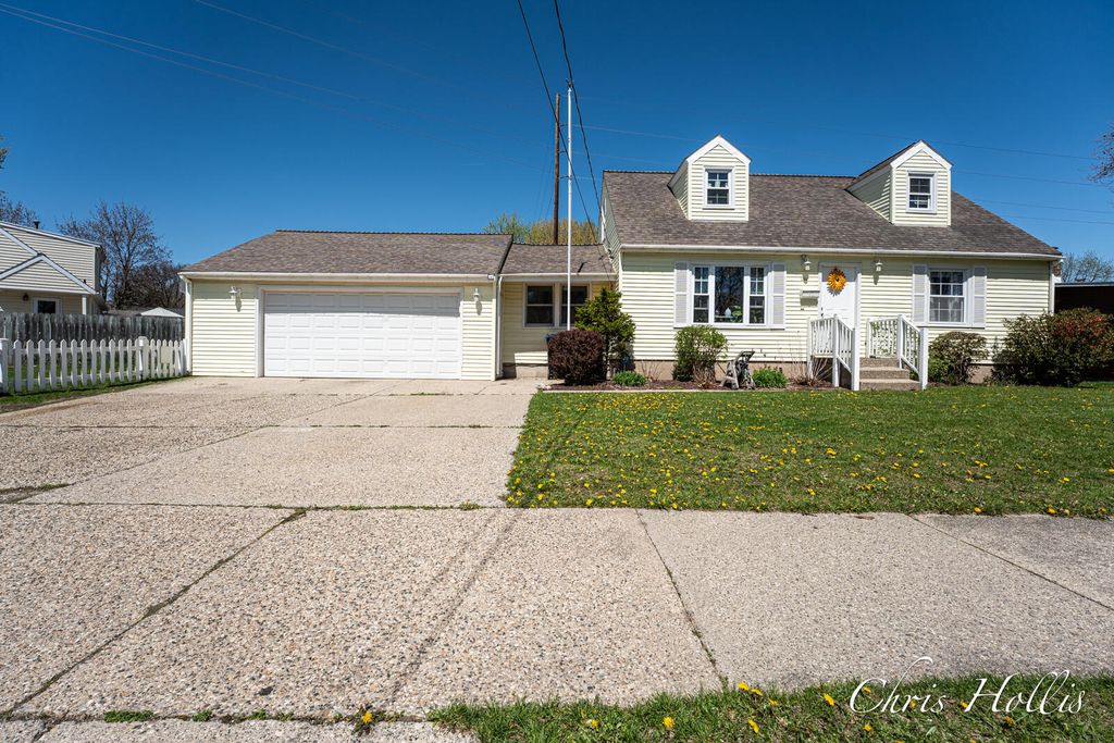 Photo of 141 Highland Drive, Rockford, MI 49341 (MLS # 26018098)