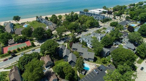 Condominium in South Haven MI 130 North Shore Drive 26.jpg