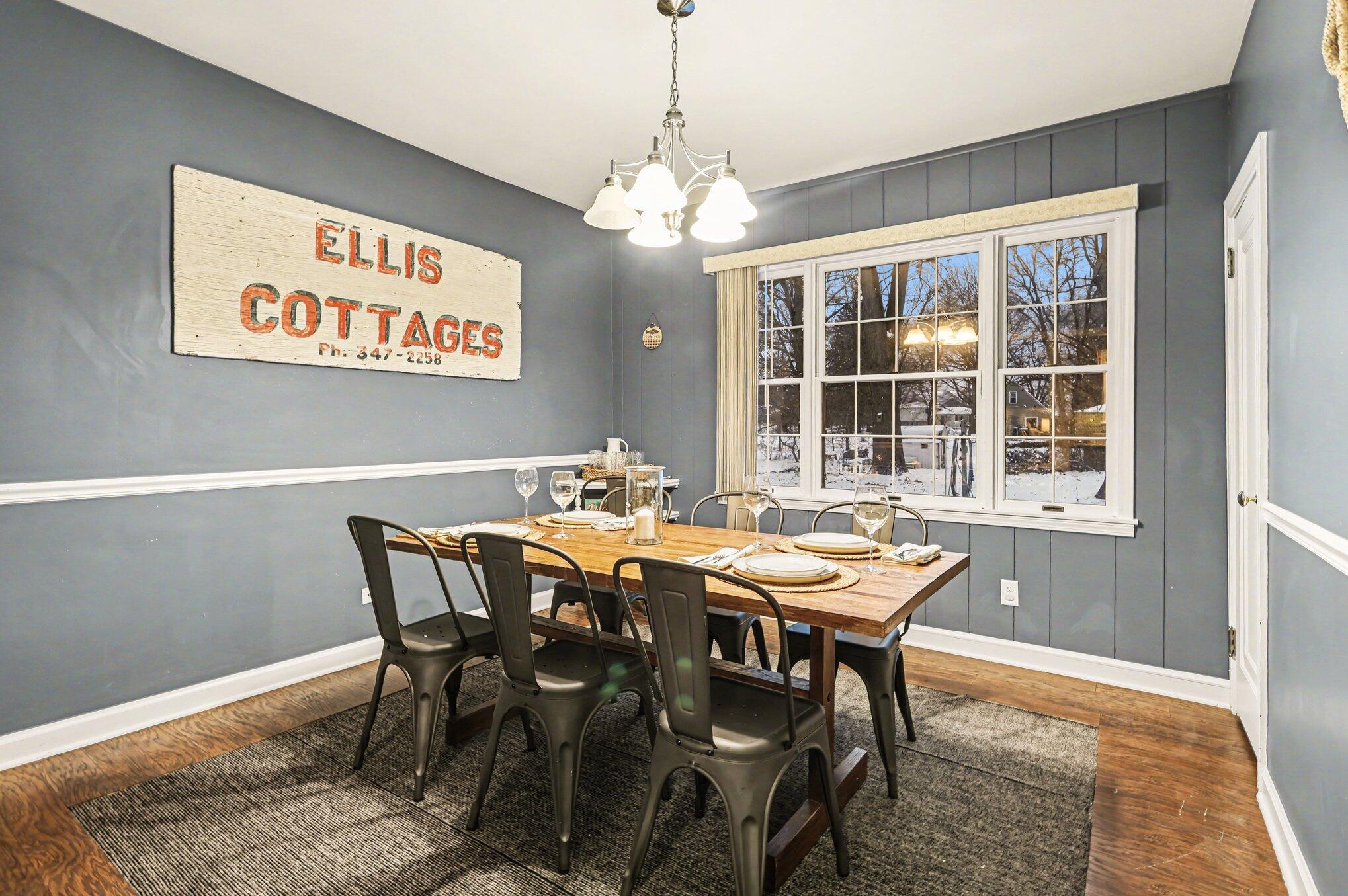 2844 W Glenlord Road