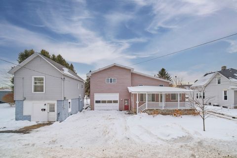 Photo of 219 2nd Avenue, Manistee, MI 49660 (MLS # 26001741)