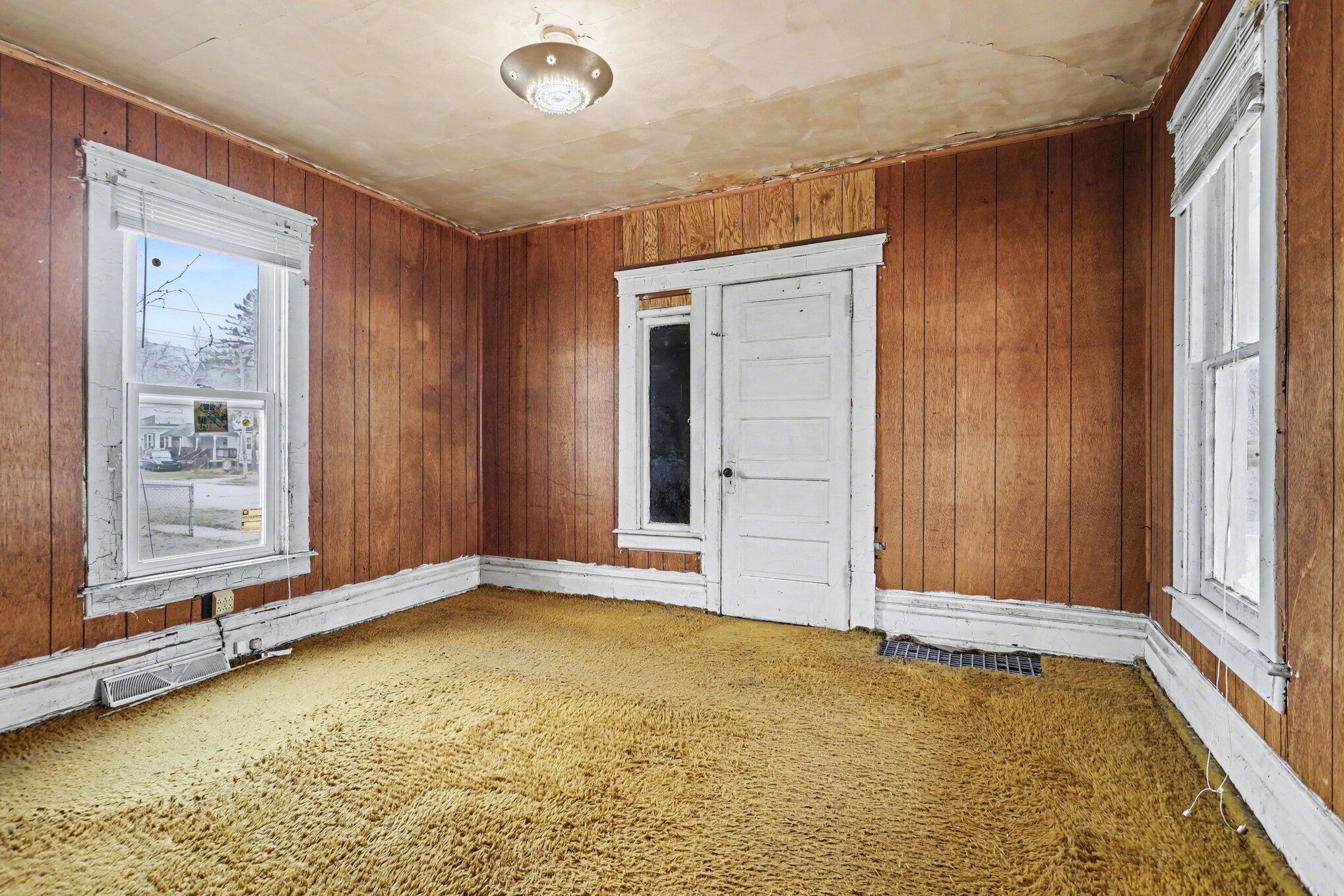 1337 N Edwards Street