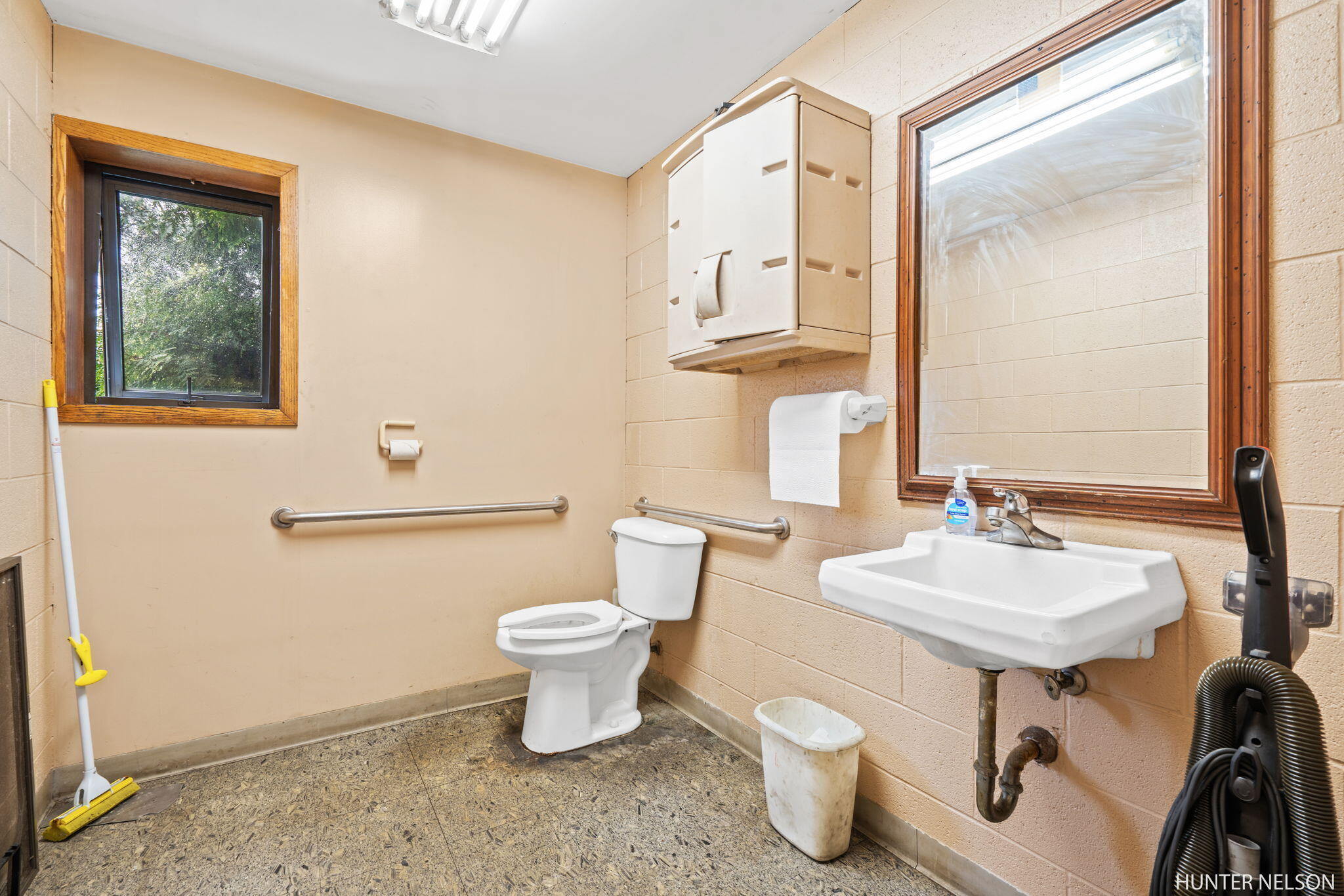 Rockford, Michigan 49341, United States, ,4 BathroomsBathrooms,Commercial,Active,125622