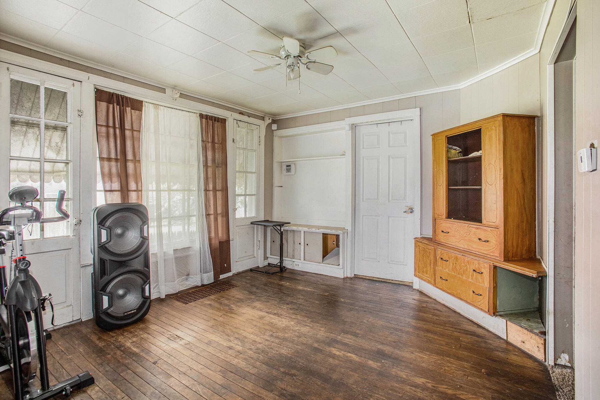 Photo 7 of 21 of 1223 Aberdeen Street NE house