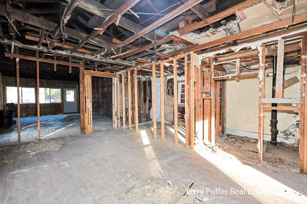 Photo of 1650 Beidler Street, Muskegon, MI 49441 (MLS # 25054743)