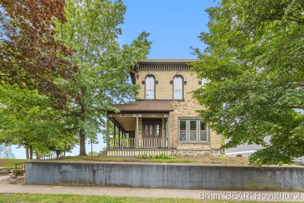 827 FAIRVIEW AVE NE, GRAND RAPIDS, MI 49503 - Image 92df9215ed4c0a00a2df8b499029357d/3917482743