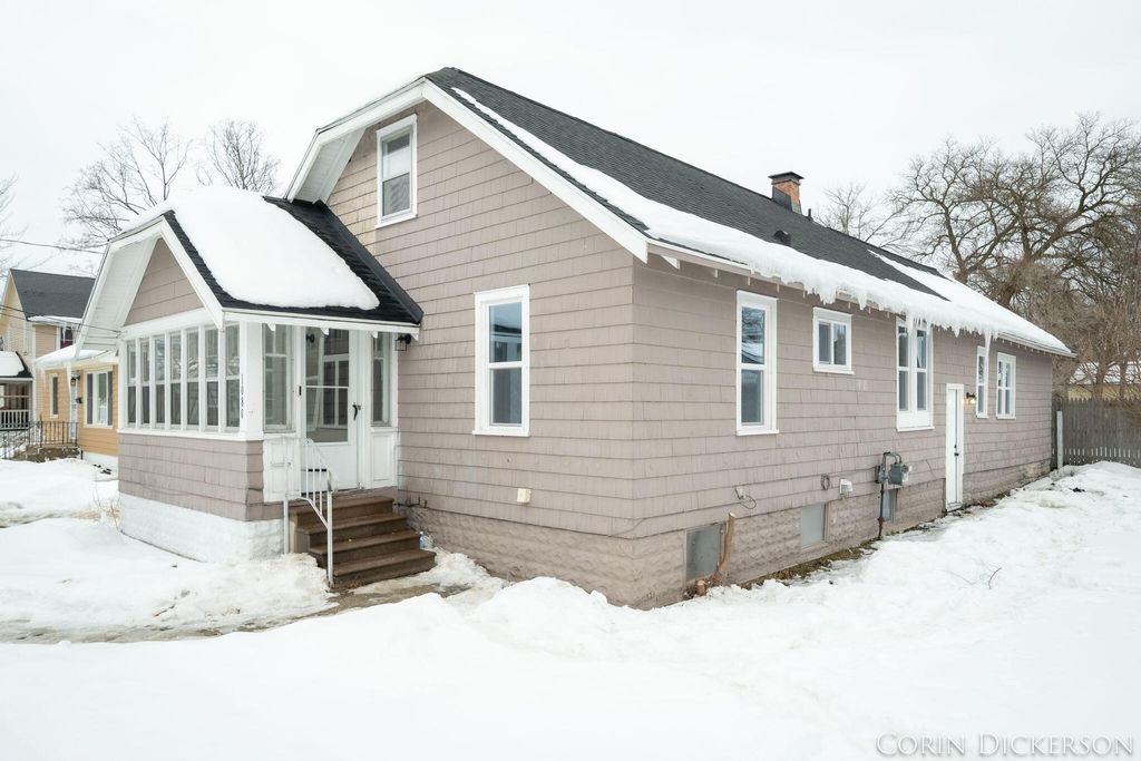 Photo of 1080 Kenneth Street, Muskegon, MI 49442 (MLS # 26004951)