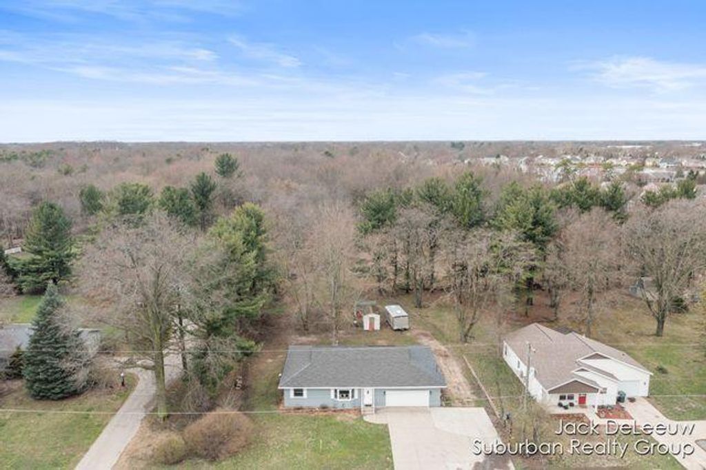 Photo of 2653 Beeline Road, Holland, MI 49424 (MLS # 26015111)