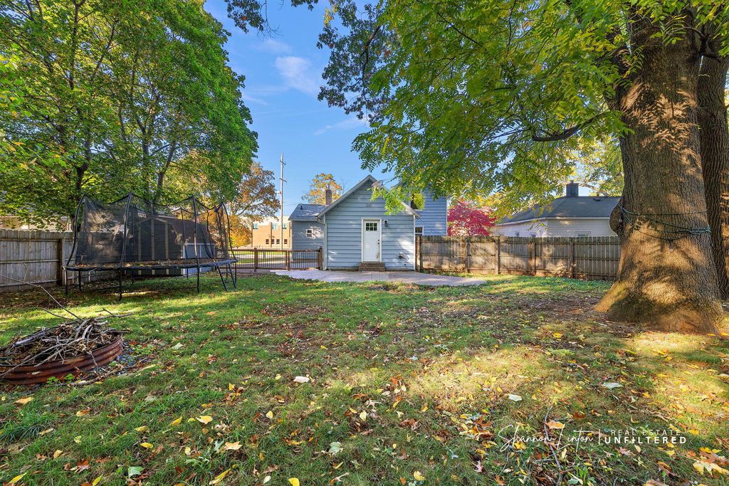 Photo of 428 E Exchange Street, Spring Lake, MI 49456 (MLS # 25054228)