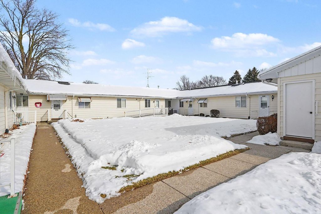 Photo of 5671 Leisure South Drive SE, Grand Rapids, MI 49548 (MLS # 26005271)