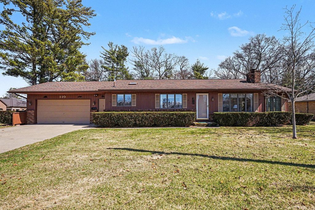 Photo of 110 S Fruitport Road, Spring Lake, MI 49456 (MLS # 26012970)