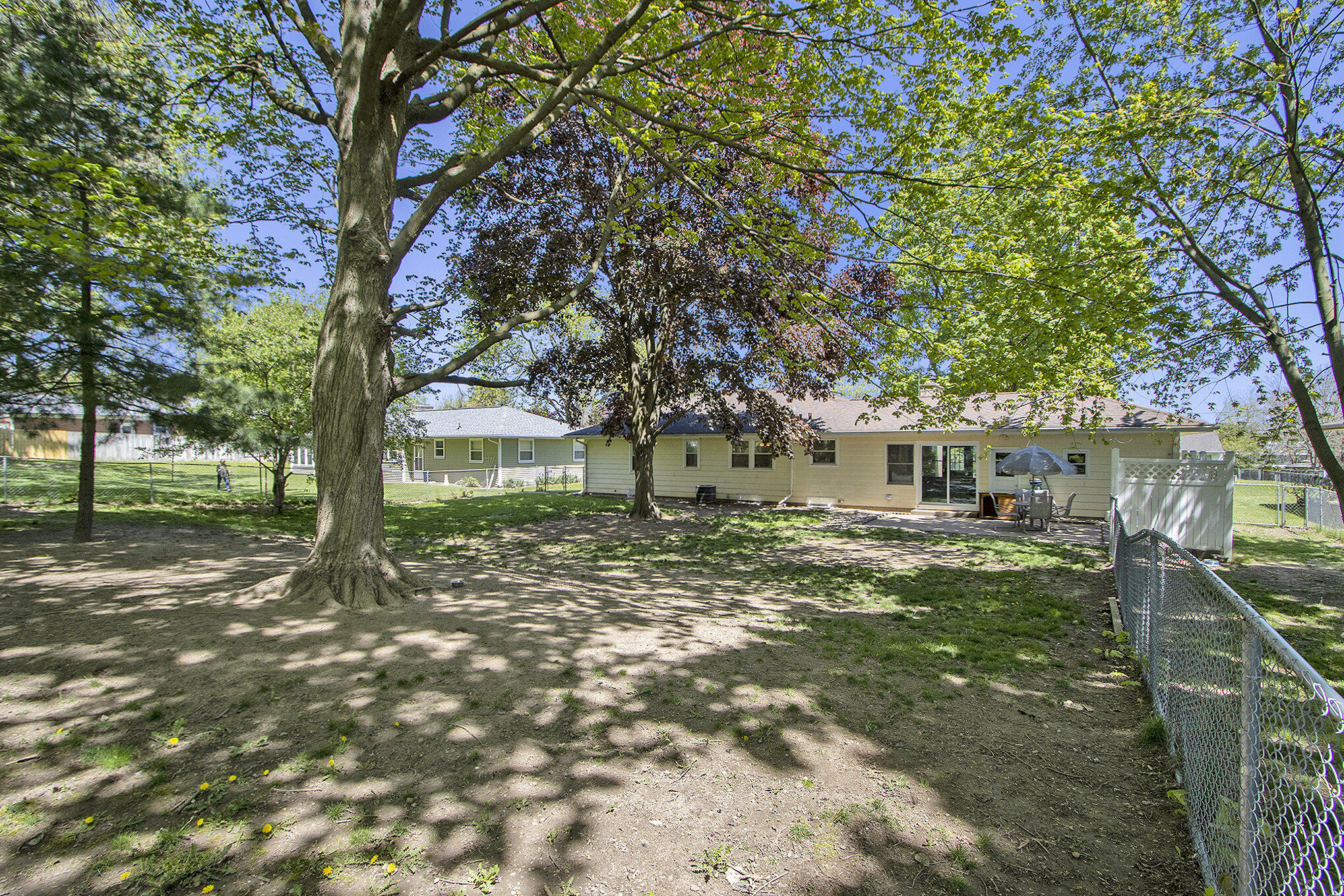 Portage, Michigan 49002, United States, 4 Bedrooms Bedrooms, ,2 BathroomsBathrooms,Residential,Pending,127038