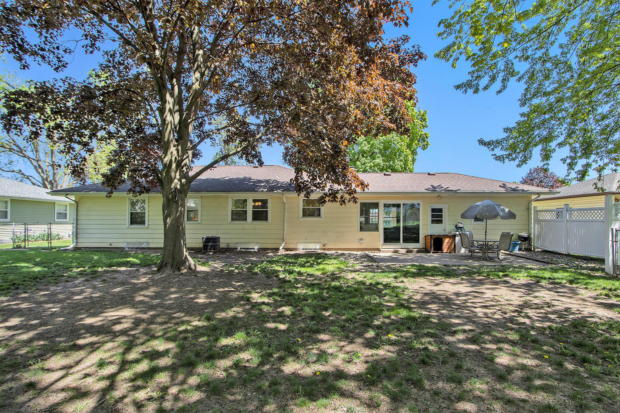 Portage, Michigan 49002, United States, 4 Bedrooms Bedrooms, ,2 BathroomsBathrooms,Residential,Pending,127038