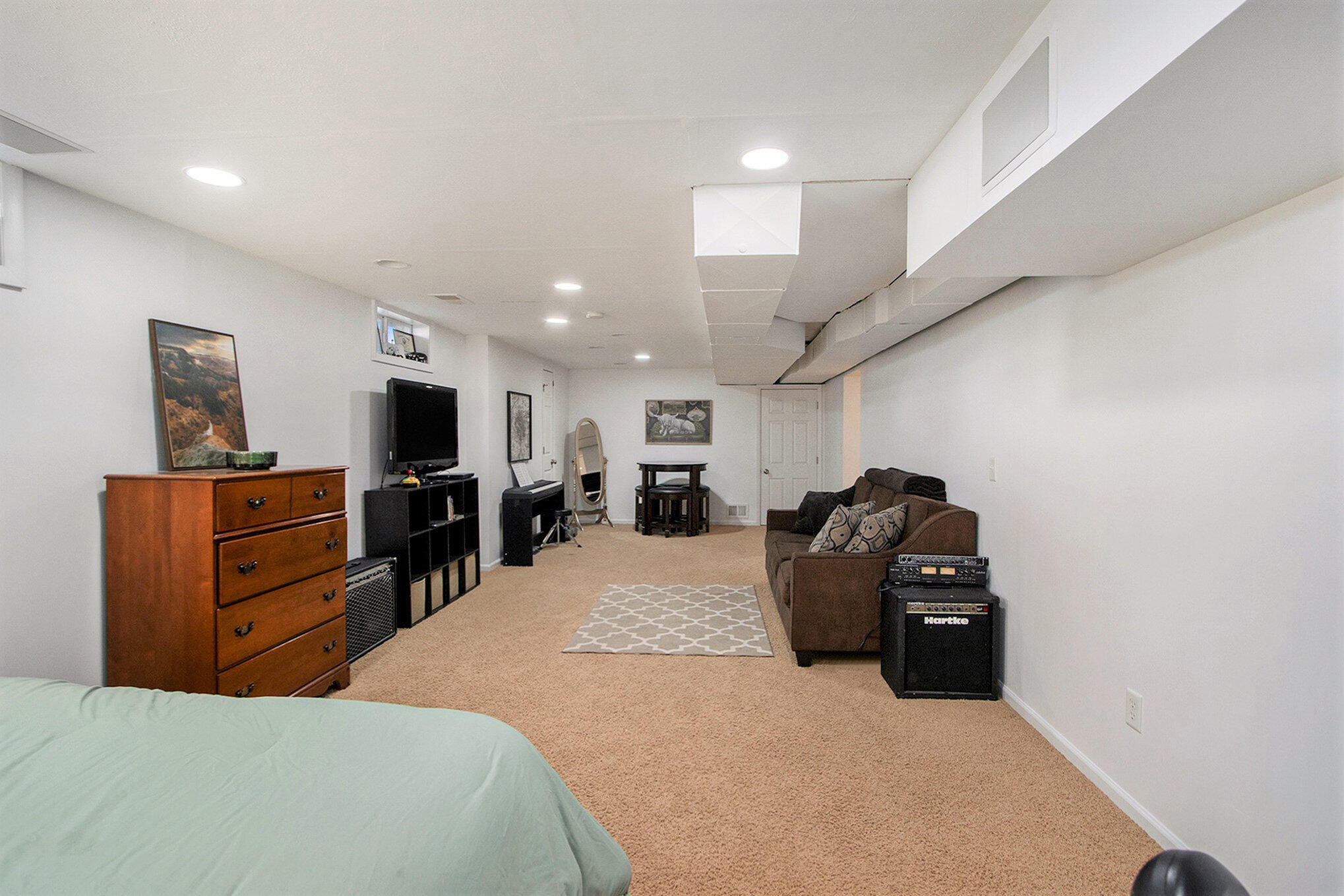 Portage, Michigan 49002, United States, 4 Bedrooms Bedrooms, ,2 BathroomsBathrooms,Residential,Pending,127038