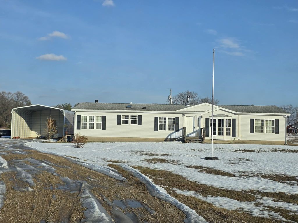 Photo of 5450 Pear Avenue, Newaygo, MI 49337 (MLS # 26005661)